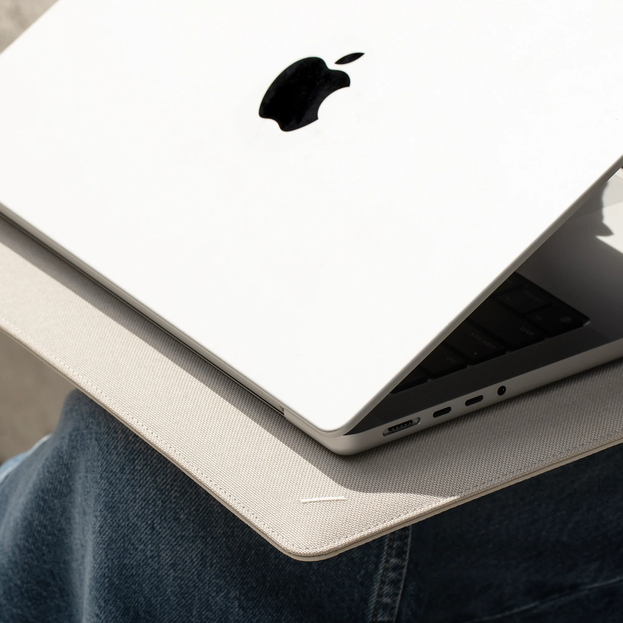 Stow Slim for MacBook (16") - Image 2